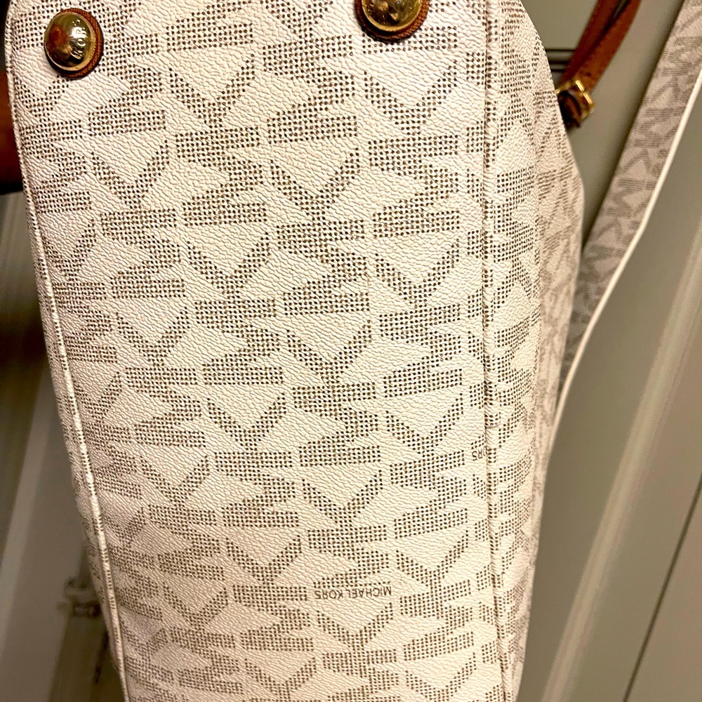 Michael Kors Tote With Matching Reversible Belt - image 2
